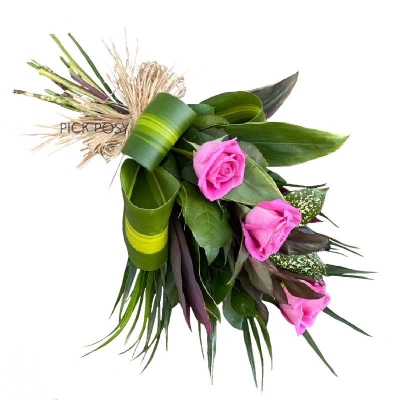 rose-tied-sheaf-funeral-flowers-tribute-funeral-delivered-strood-rochester-medway
