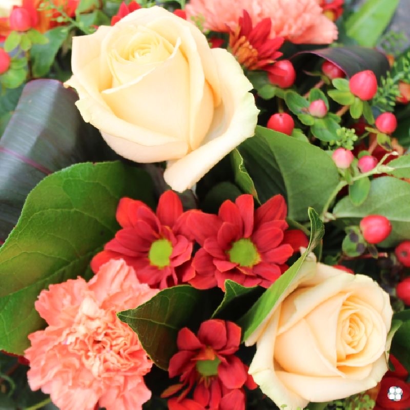 peach-orange-single-ended-spray-funeral-flowers-tribute-delivered-strood-rochester-medway-kent