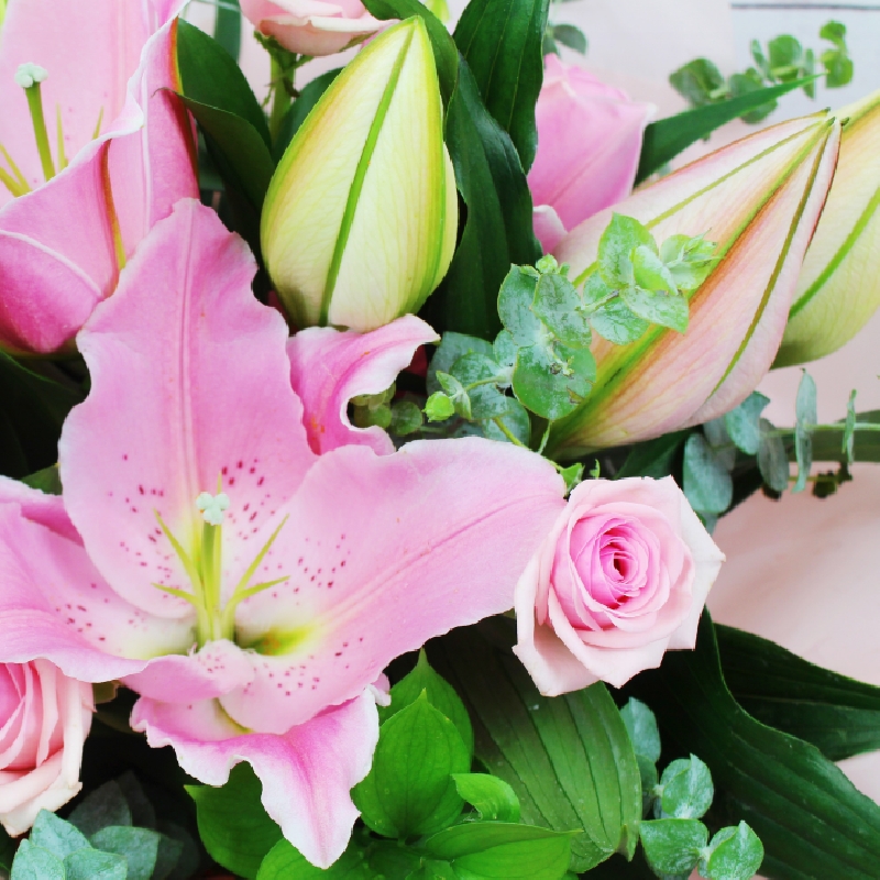 lily-rose-pink-lilies-bouquet-flowers-handtie-deliered-strood-rochester-medway