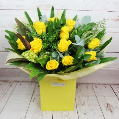12-dozen-yellow-roses-handtie-bouquet-flowers-delivery-strood-rochester-medway-kent