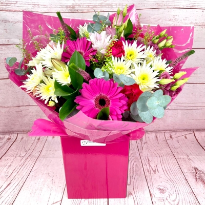 strawberry-crush-handtie-bouquet-cerise-pink-delivered-strood-rochester-medway-kent