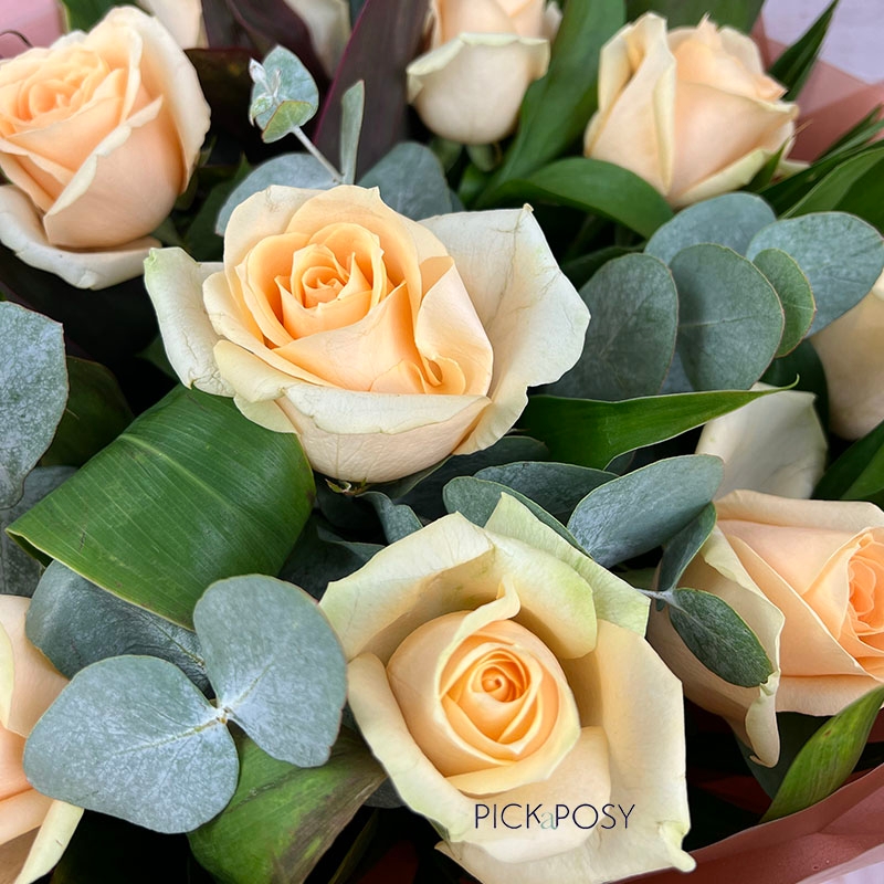 peach-roses-handtie-gift-bouquet-aqua-flowers-deliverd-strood-rochester-medway-kent
