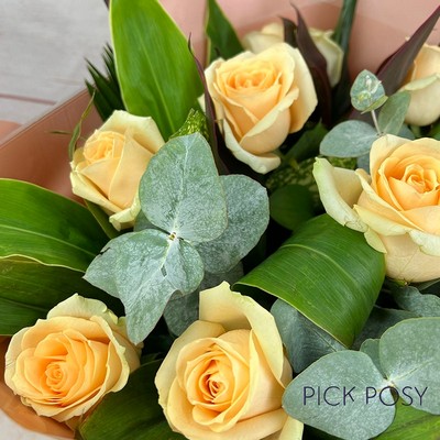 peach-roses-handtie-gift-bouquet-aqua-flowers-deliverd-strood-rochester-medway-kent