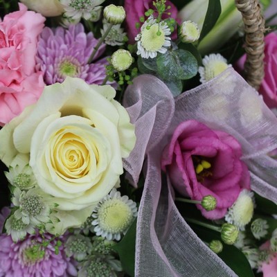 Basket-arrangement-flower-delivery-strood-rochester-medway-kent-pick-a-posy 