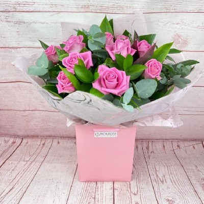 pink-roses-dozen-12-handtie-bouquet-delivered-strood-rochester-medway