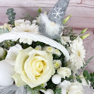 winter-wonderland-basket-christmas-christmasy-flowers-florist-delivery-strood-rochester-medway-kent