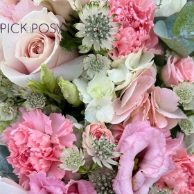 delicate-hydrangea-wreath-ring-circle-of-life-funeral-flowers-tribute-delivered-strood-rochester-medway-kent