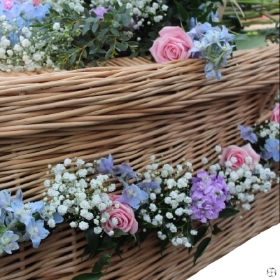 wicker-casket-garland-garlands-funeral-flowers-tribute-strood-rochester-medway