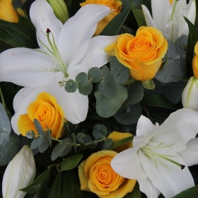 rose-lily-roses-coffin-casket-funeral-flowers-delivered-strood-rcohester-medway-kent