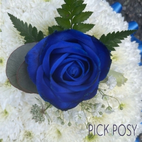 blue-roses-heart-funeral-flowers-wreath-tribute-delivered-strood-rochester-medway