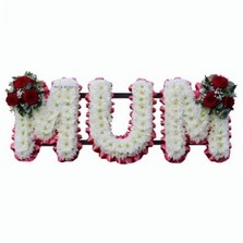 red-white-mum-momma-mummy-letters-wreath-funeral-flowers-tribute-delivered-strood-rochester-medway-kent