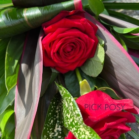 red-rose-tied-sheaf-funeral-flowers-tribute-delivered-strood-rochester-medway-kent