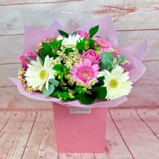 bonnie-lass-pink-roses-gerberas-gift-bouquet-flowers-delivered-strood-rochester-medway-kent