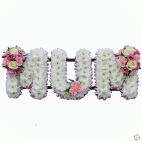 pink-white-mum-momma-mummy-letters-wreath-funeral-flowers-tribute-delivered-strood-rochester-medway-kent
