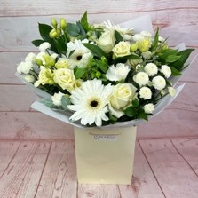 pure-simple-handtie-aquapacked-flowers-delivered-strood-rochester-medway-kent