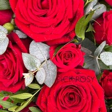 red-rose-roses-wreath-ring-circle-of-life-funeral-flowers-tribute-delivered-strood-rochester-medway-kent