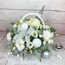 winter-wonderland-basket-christmas-christmasy-flowers-florist-delivery-strood-rochester-medway-kent